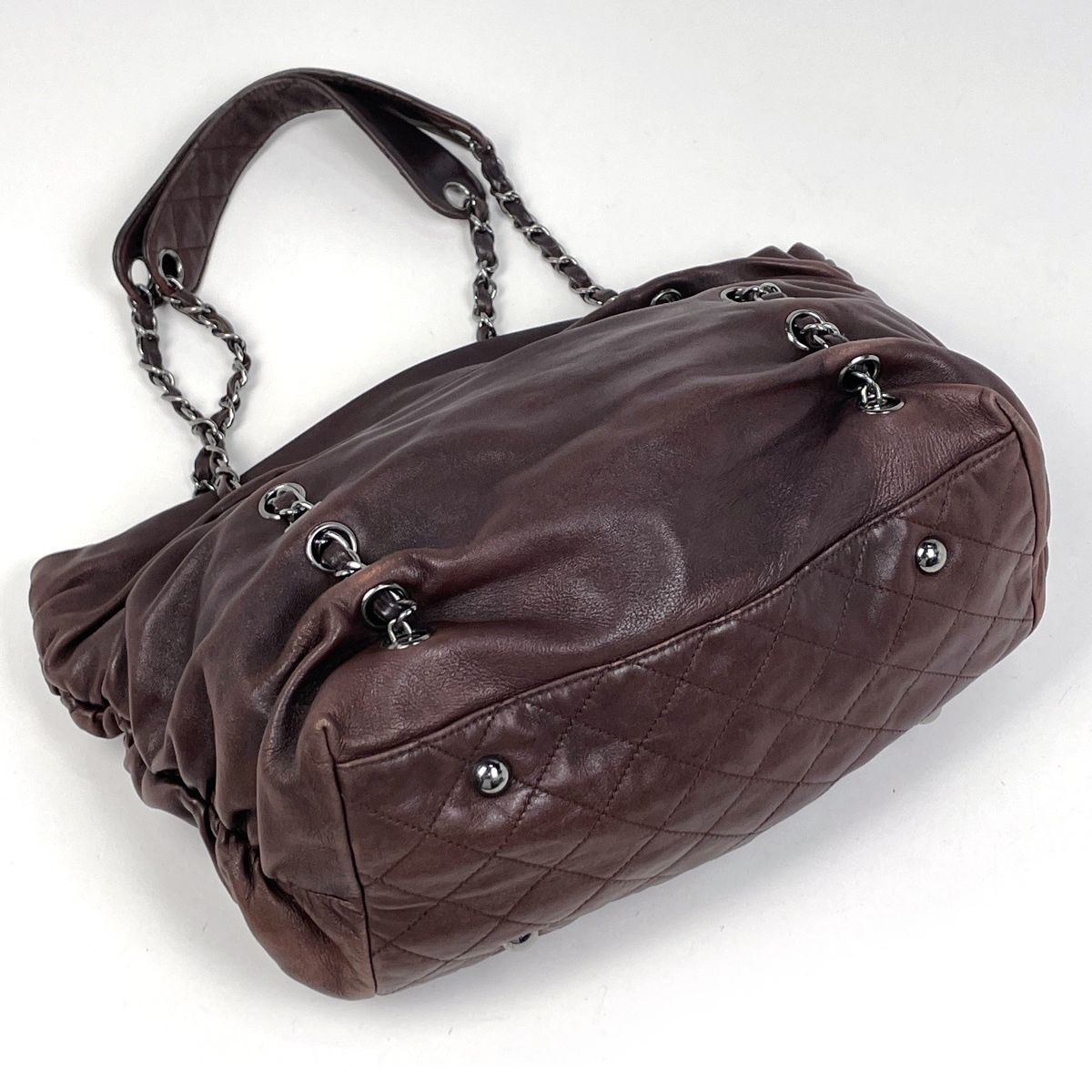Chanel CC Logo Chain Tote Shoulder Bag Leather Brown — view 2