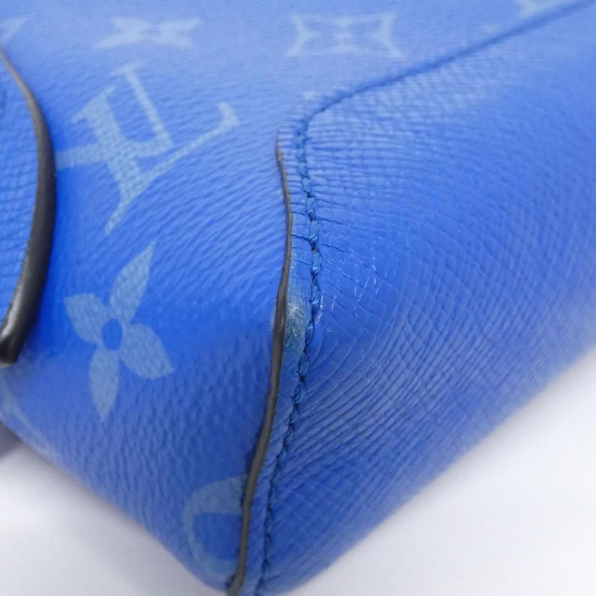 Louis Vuitton Taiga Rama Duo Slingback Shoulder Bag — view 3