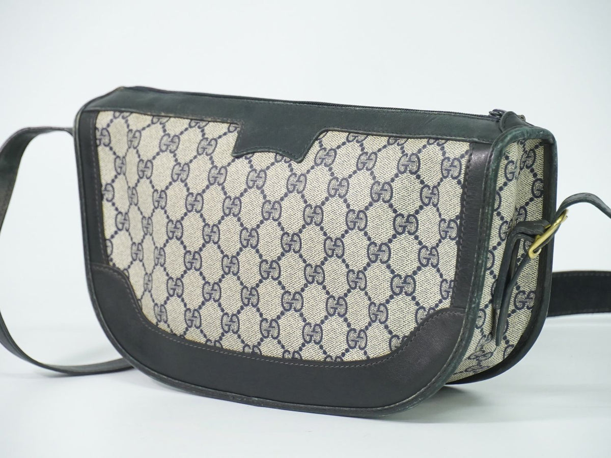 Gucci Vintage GG Supreme Shoulder Bag Pochette Navy — view 2