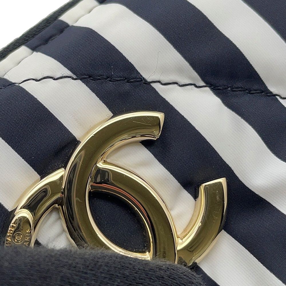 Chanel Shoulder Bag CC Logo Large Hobo Nylon 2-Way White Black — view 7