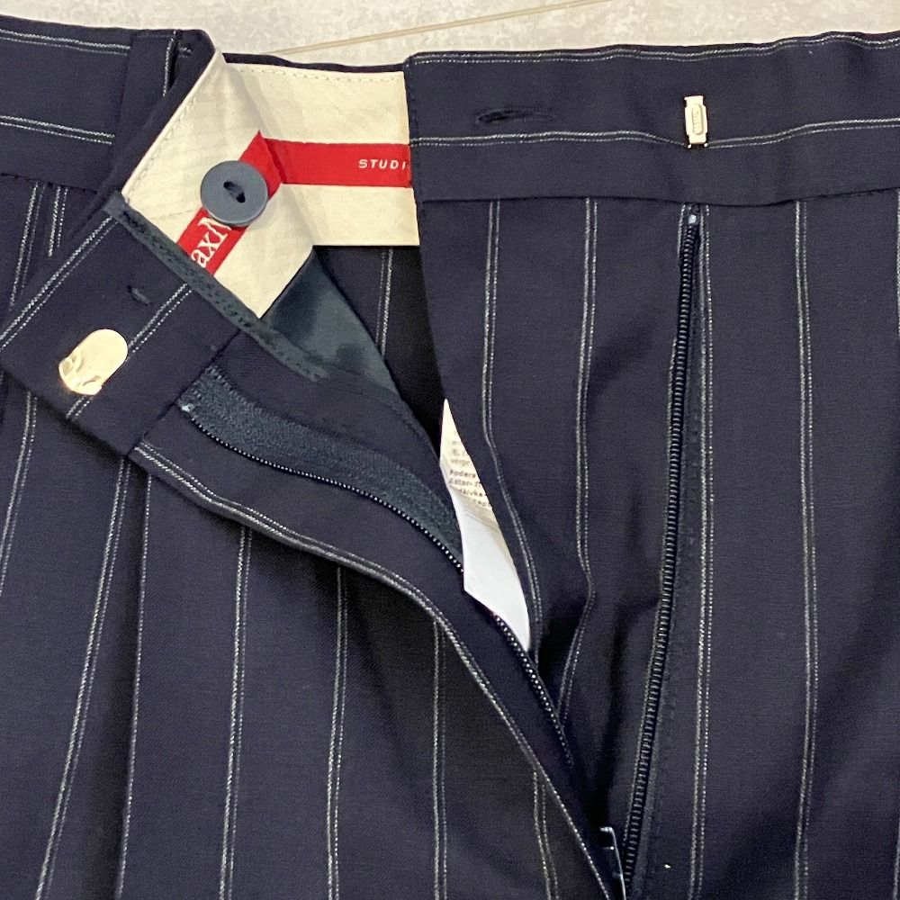 Max Mara Studio Mstere Belted Striped Shorts 36 Navy — view 3