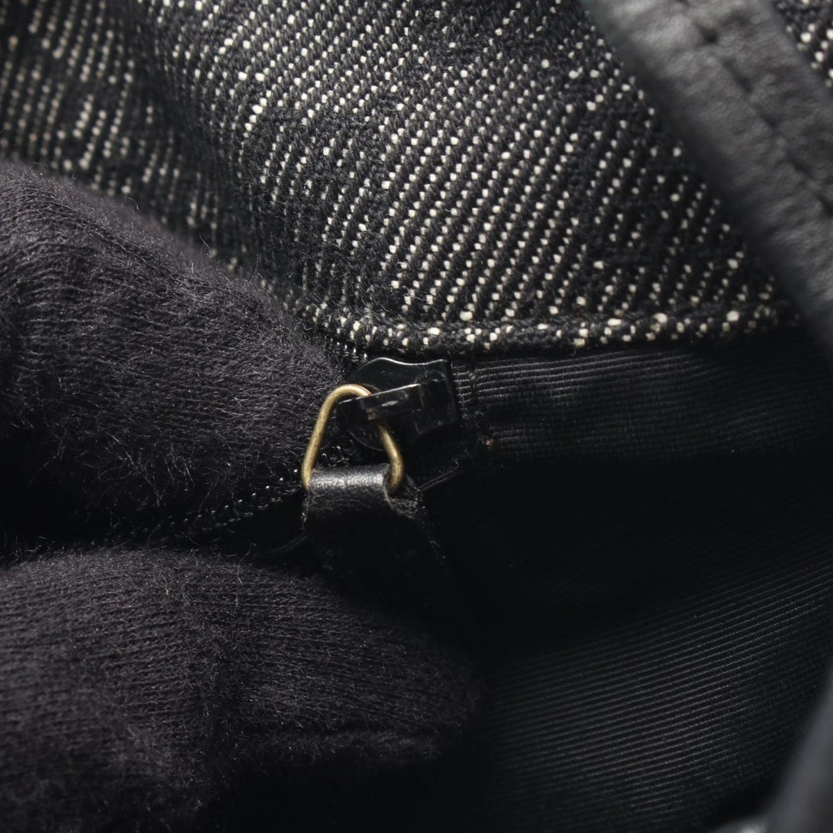 Gucci Shoulder Bag GG Denim Black — view 5