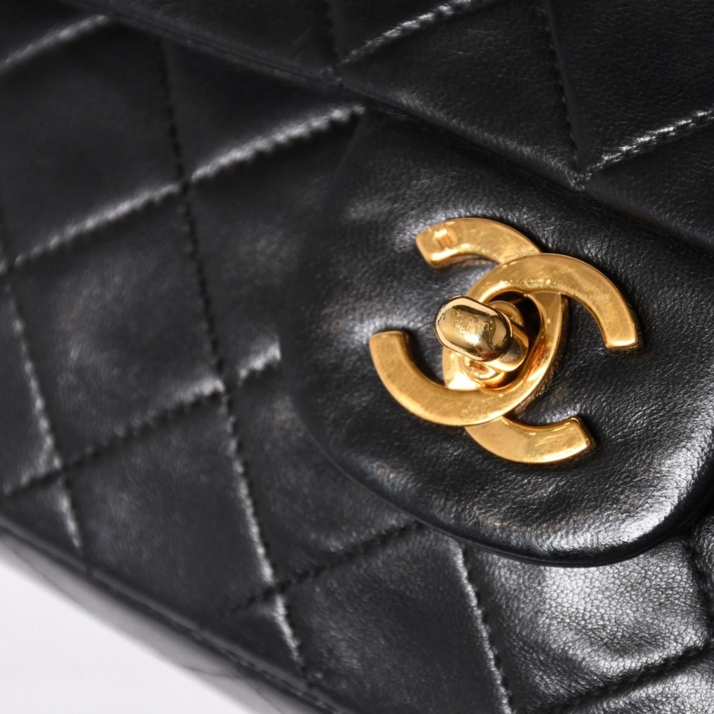 Chanel Quilted 25 Double Flap Chain Shoulder Bag CC Logo Lambskin Black Gold — view 7