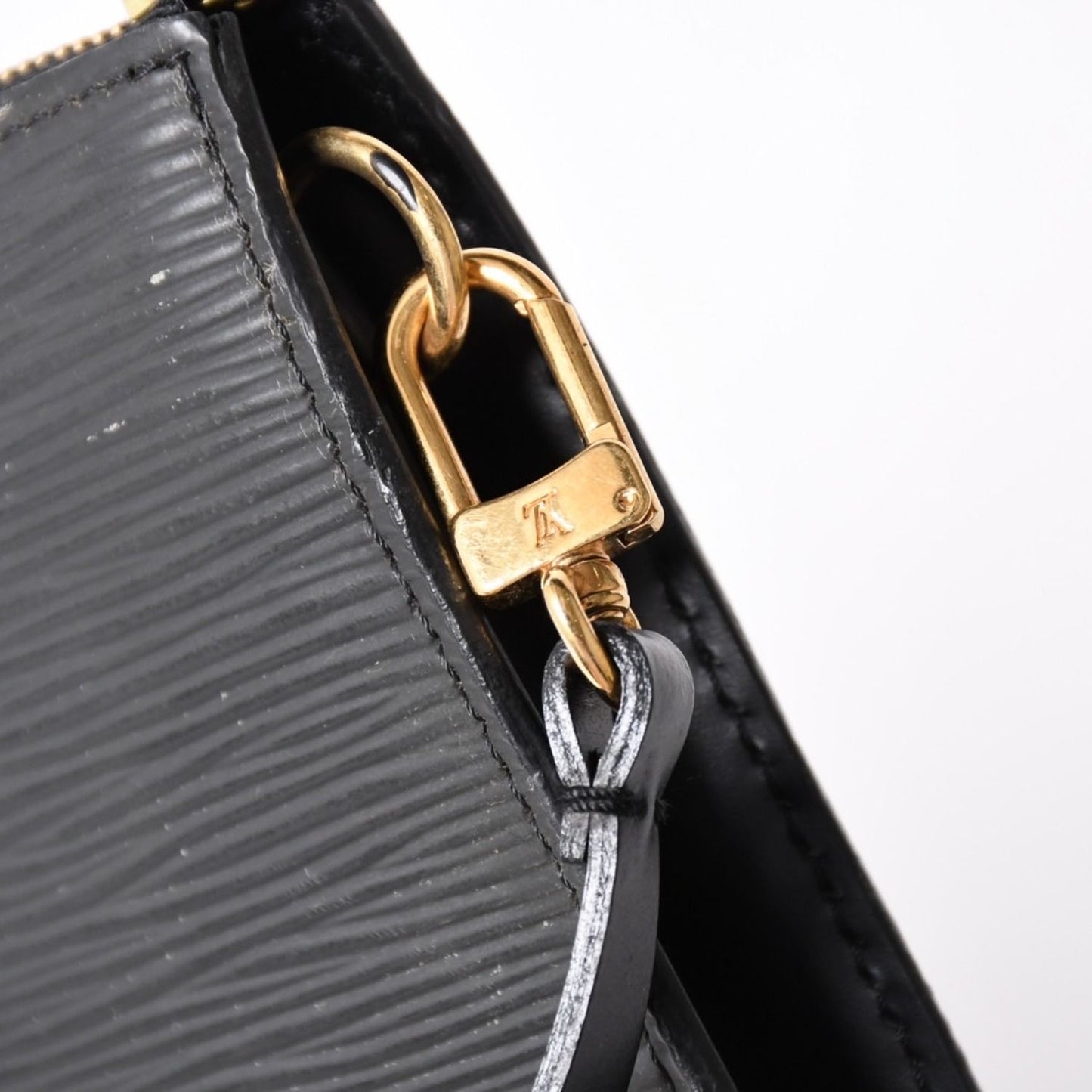 Louis Vuitton Pochette Accessoires Pouch Epi Black Gold — view 4