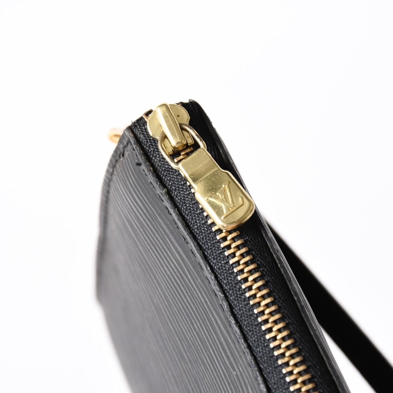 Louis Vuitton Pochette Accessoires Pouch Epi Black Gold — view 8