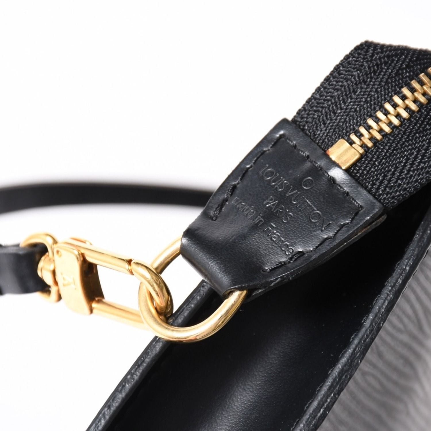 Louis Vuitton Pochette Accessoires Pouch Epi Black Gold — view 5