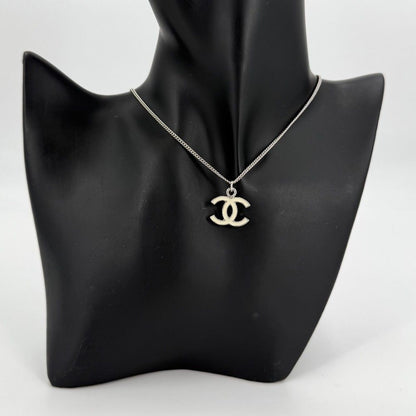Chanel Necklace CC Logo Silver White — view 2