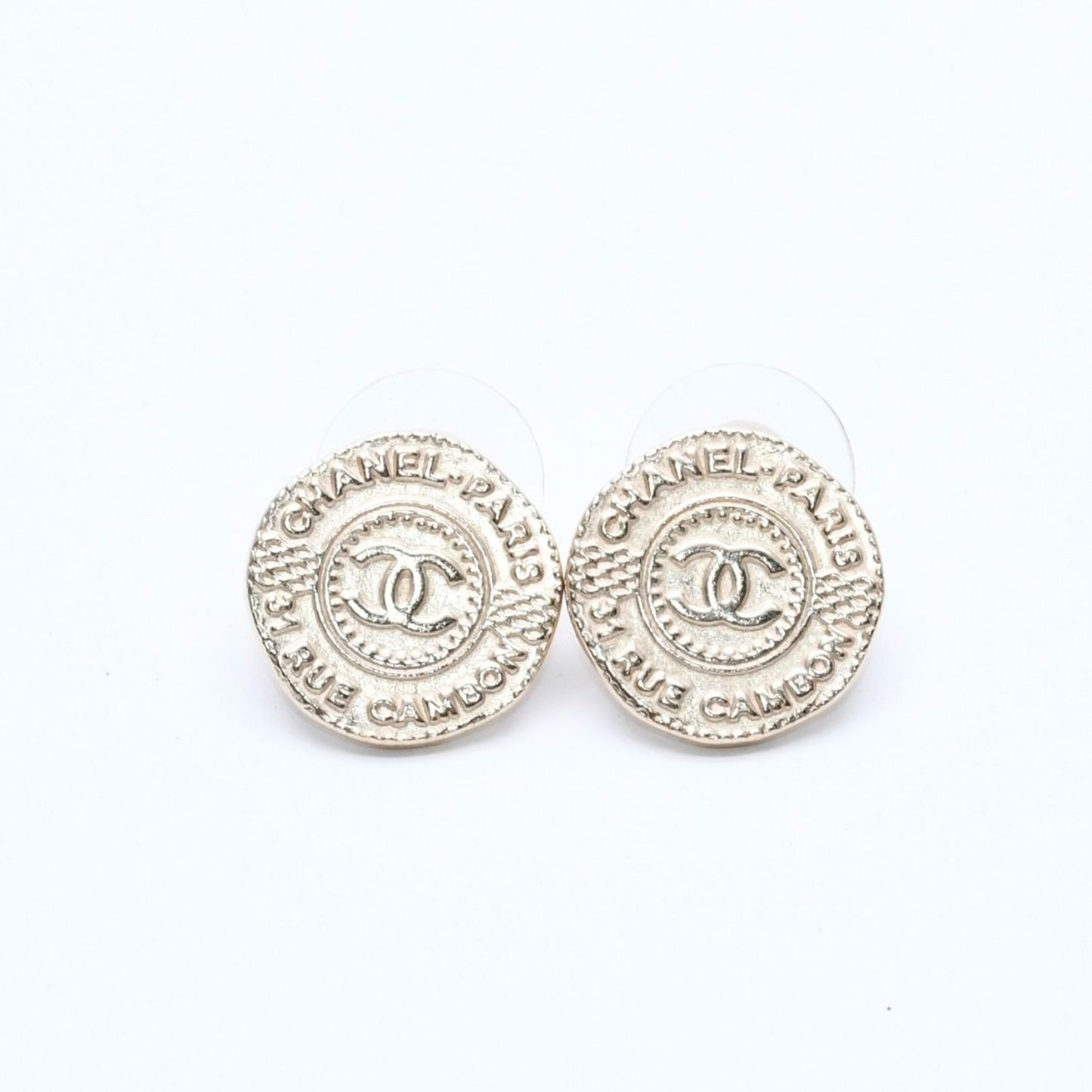 Chanel Earrings CC Logo Coin Motif Gold — view 2