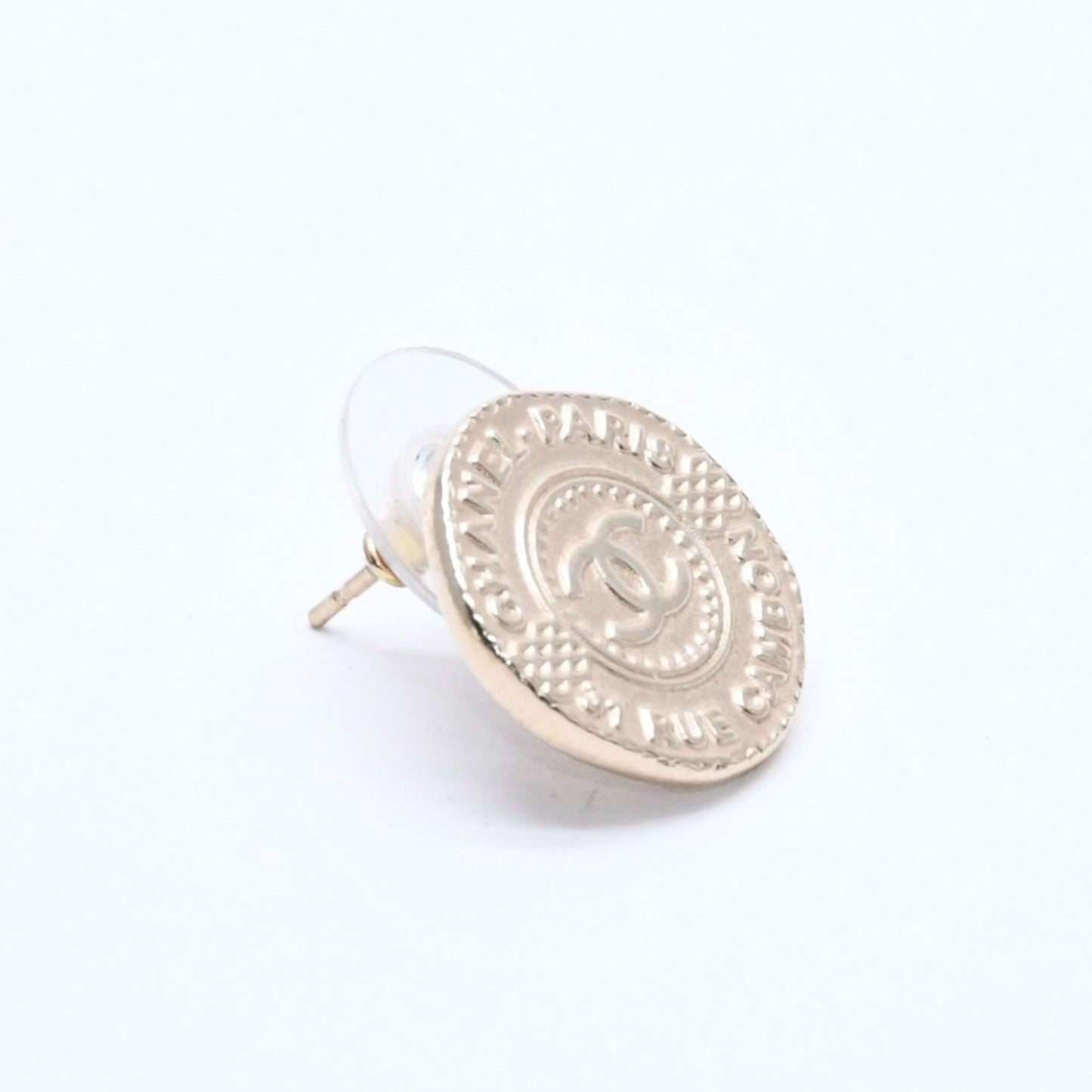 Chanel Earrings CC Logo Coin Motif Gold — view 4