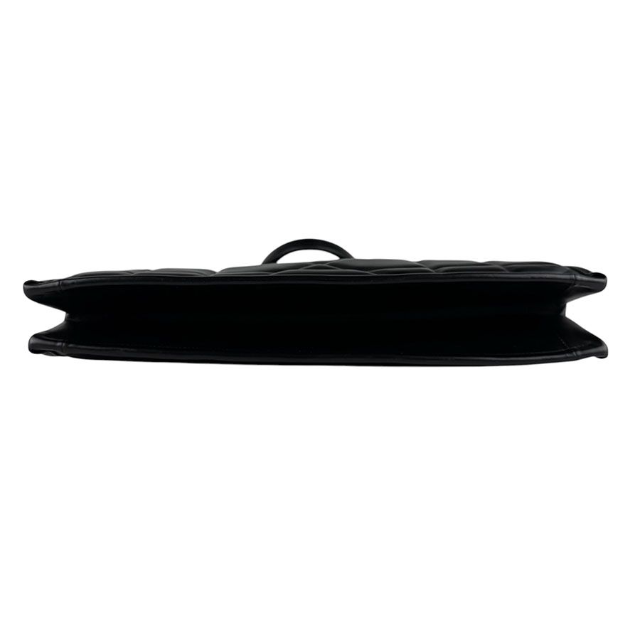 Dior Handbag Essential Large Tote Bag — view 4