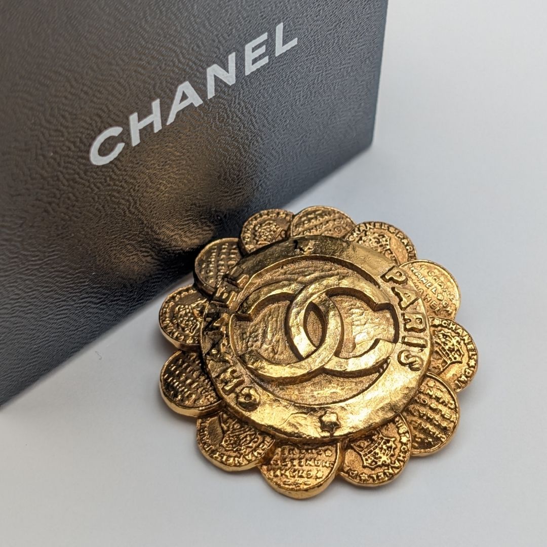 Chanel Brooch CC Logo Flower Gold Vintage 28