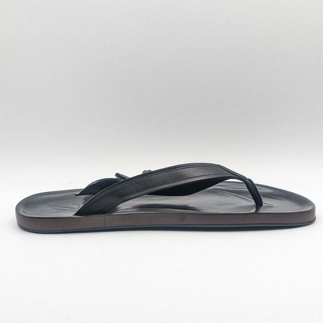 Louis Vuitton Leather LV Logo Black Sandals Thong Beach — view 3