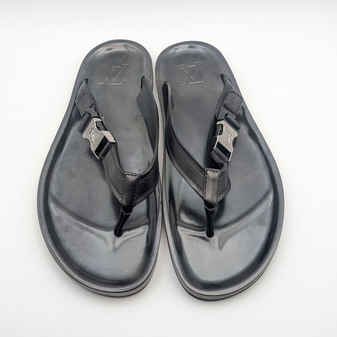 Louis Vuitton Leather LV Logo Black Sandals Thong Beach — view 4