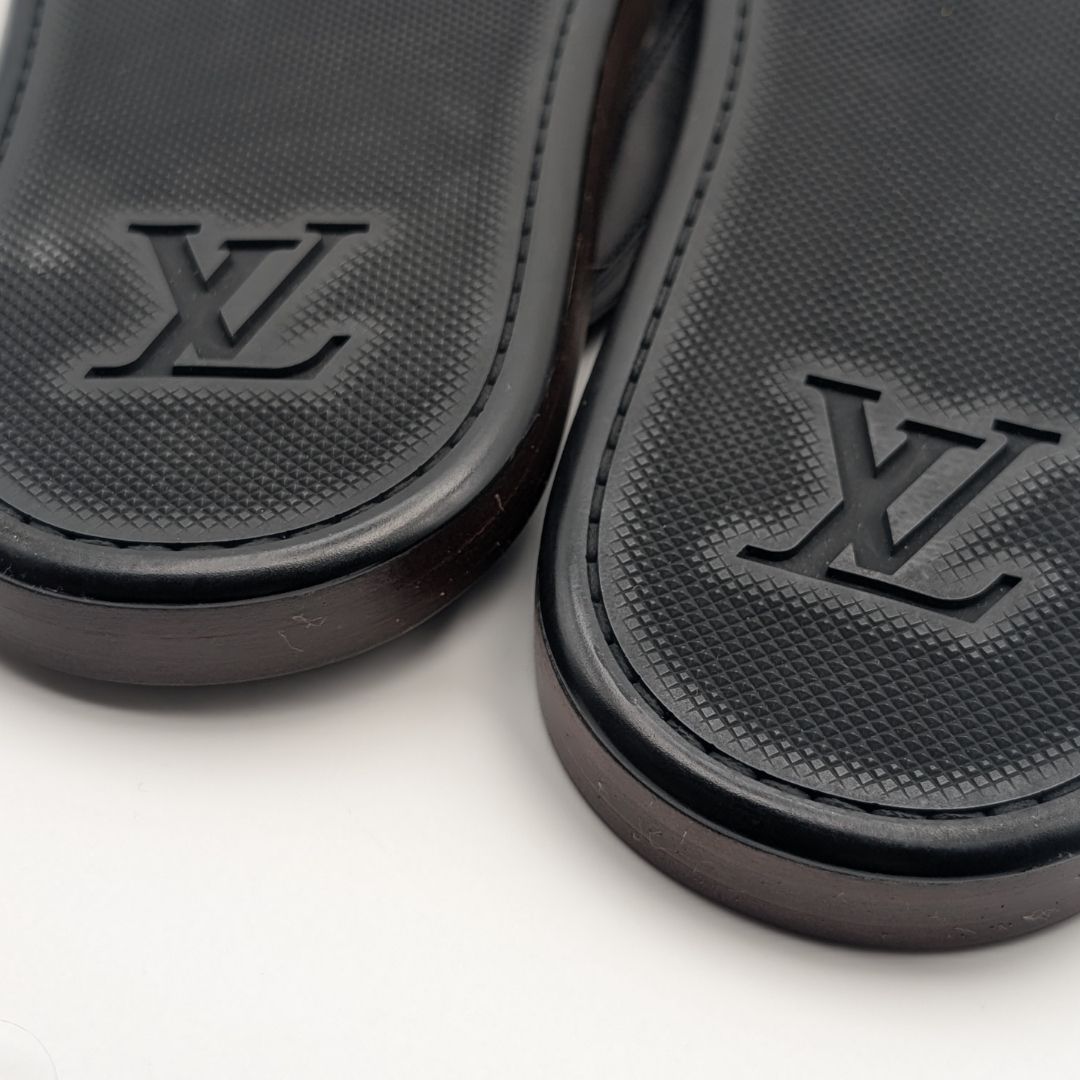 Louis Vuitton Leather LV Logo Black Sandals Thong Beach — view 6