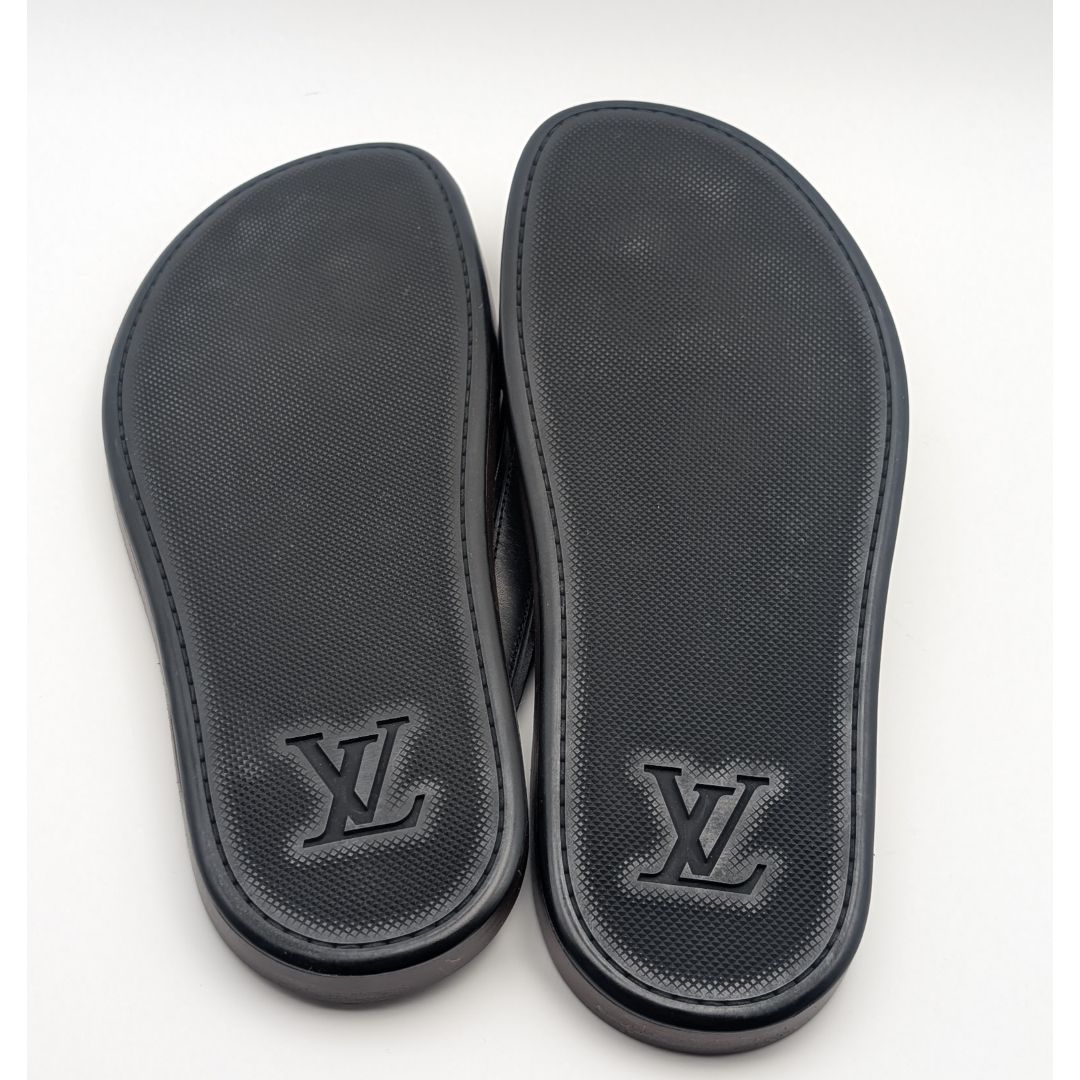 Louis Vuitton Leather LV Logo Black Sandals Thong Beach — view 5