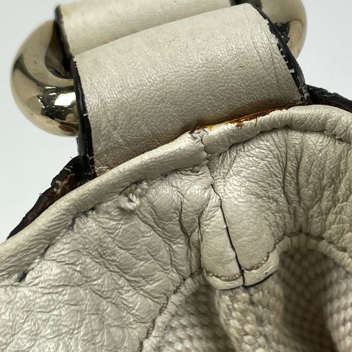 Gucci Soho Shoulder Bag Interlocking G Leather Ivory — view 7
