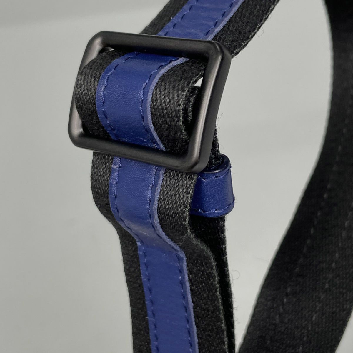 Bottega Veneta Intrecciato Shoulder Bag Leather Blue — view 5