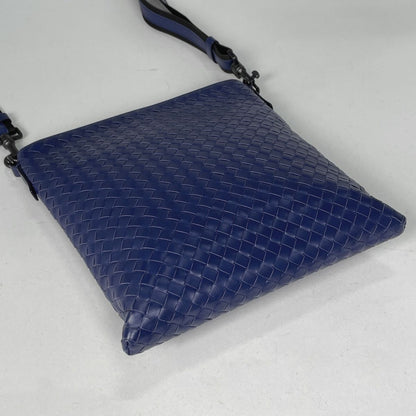 Bottega Veneta Intrecciato Shoulder Bag Leather Blue — view 2