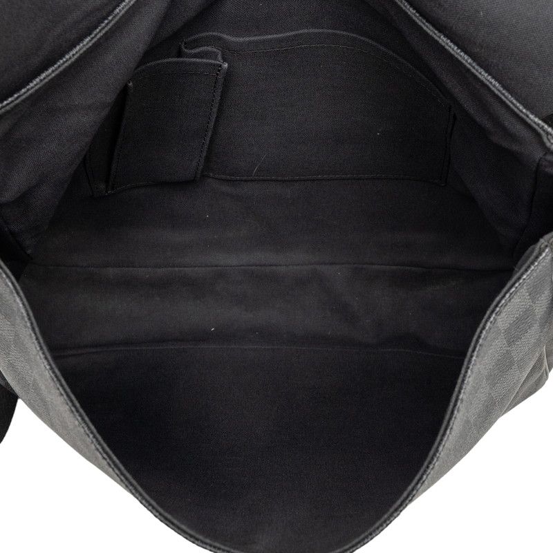Louis Vuitton Damier Graphite Daniel MM Crossbody Shoulder Bag Black Leather — view 4