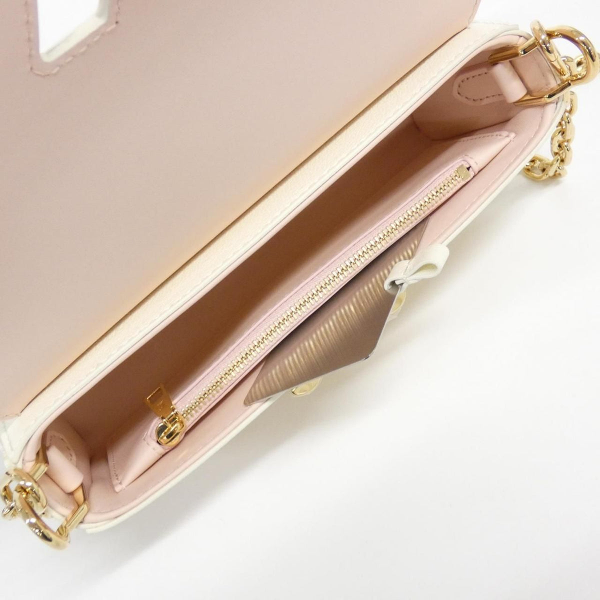 Louis Vuitton Twist West Shoulder Bag — view 5