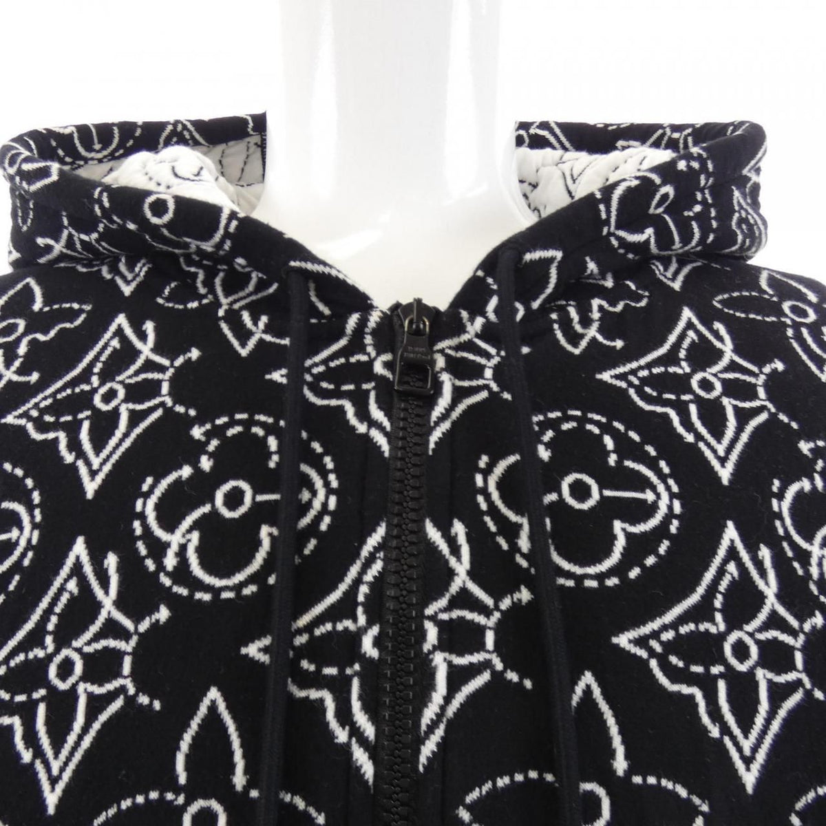 Louis Vuitton NBA Sturati Sikuflower Quilted Hoodie — view 5