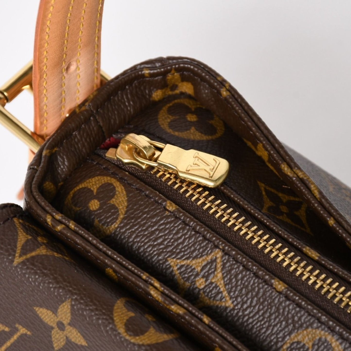 Louis Vuitton Viva-Cite MM Handbag Bag Monogram Brown Gold — view 6
