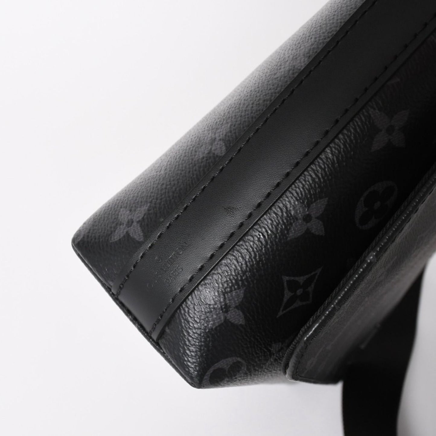 Louis Vuitton Shoulder Bag District NM Monogram Eclipse Black — view 5
