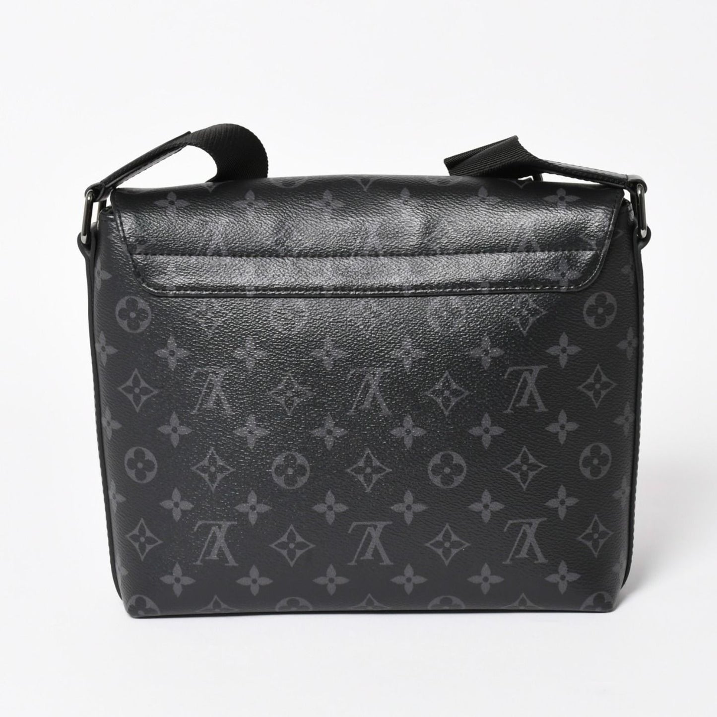 Louis Vuitton Shoulder Bag District NM Monogram Eclipse Black — view 2