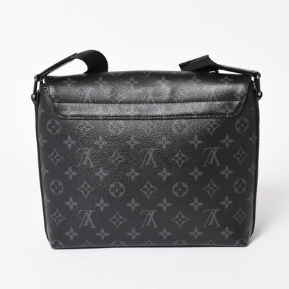 Louis Vuitton Shoulder Bag District NM Monogram Eclipse Black — view 2
