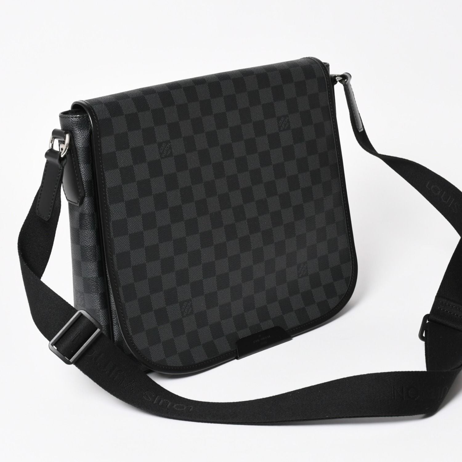 Louis Vuitton Daniel MM Shoulder Bag Damier Graphite Black Silver — view 3