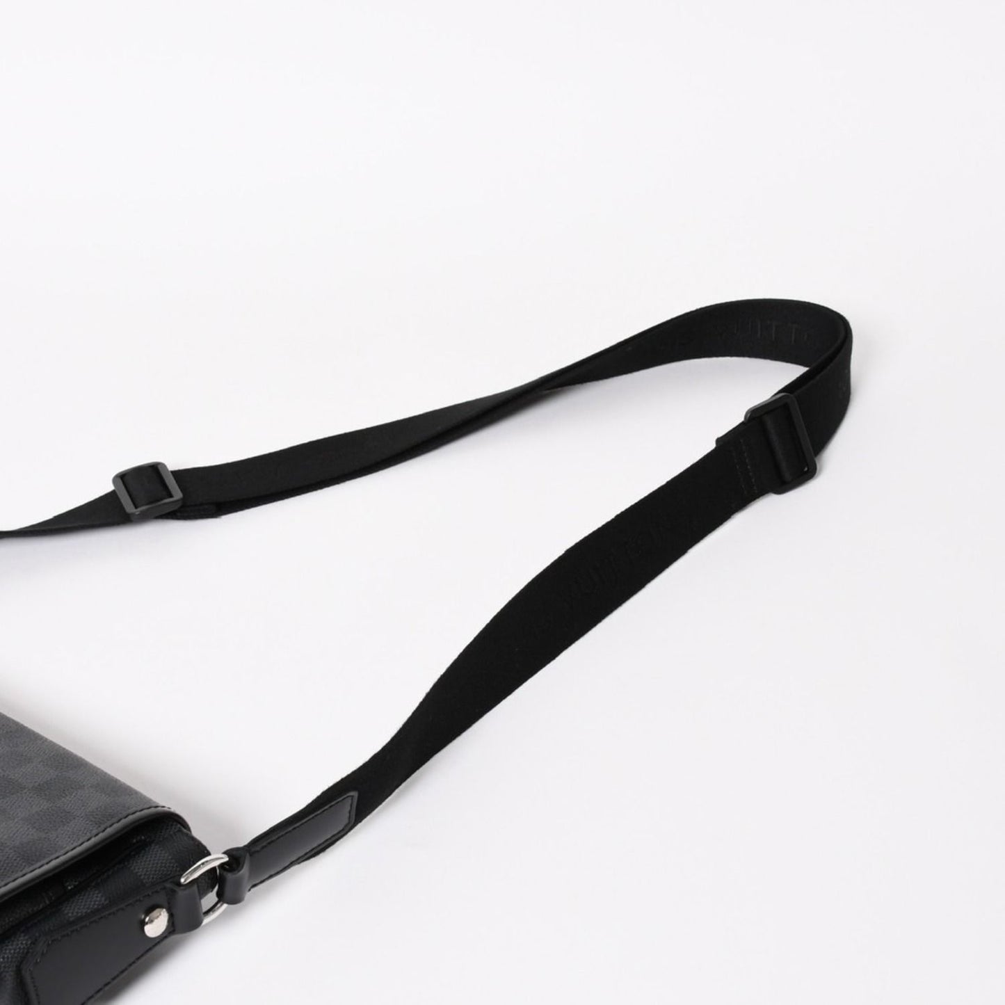 Louis Vuitton Daniel MM Shoulder Bag Damier Graphite Black Silver — view 5