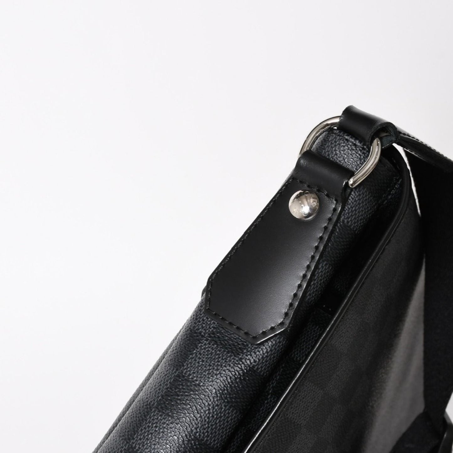 Louis Vuitton Daniel MM Shoulder Bag Damier Graphite Black Silver — view 4