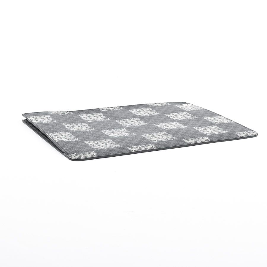 Louis Vuitton Clutch Pochette Jour GM — view 5