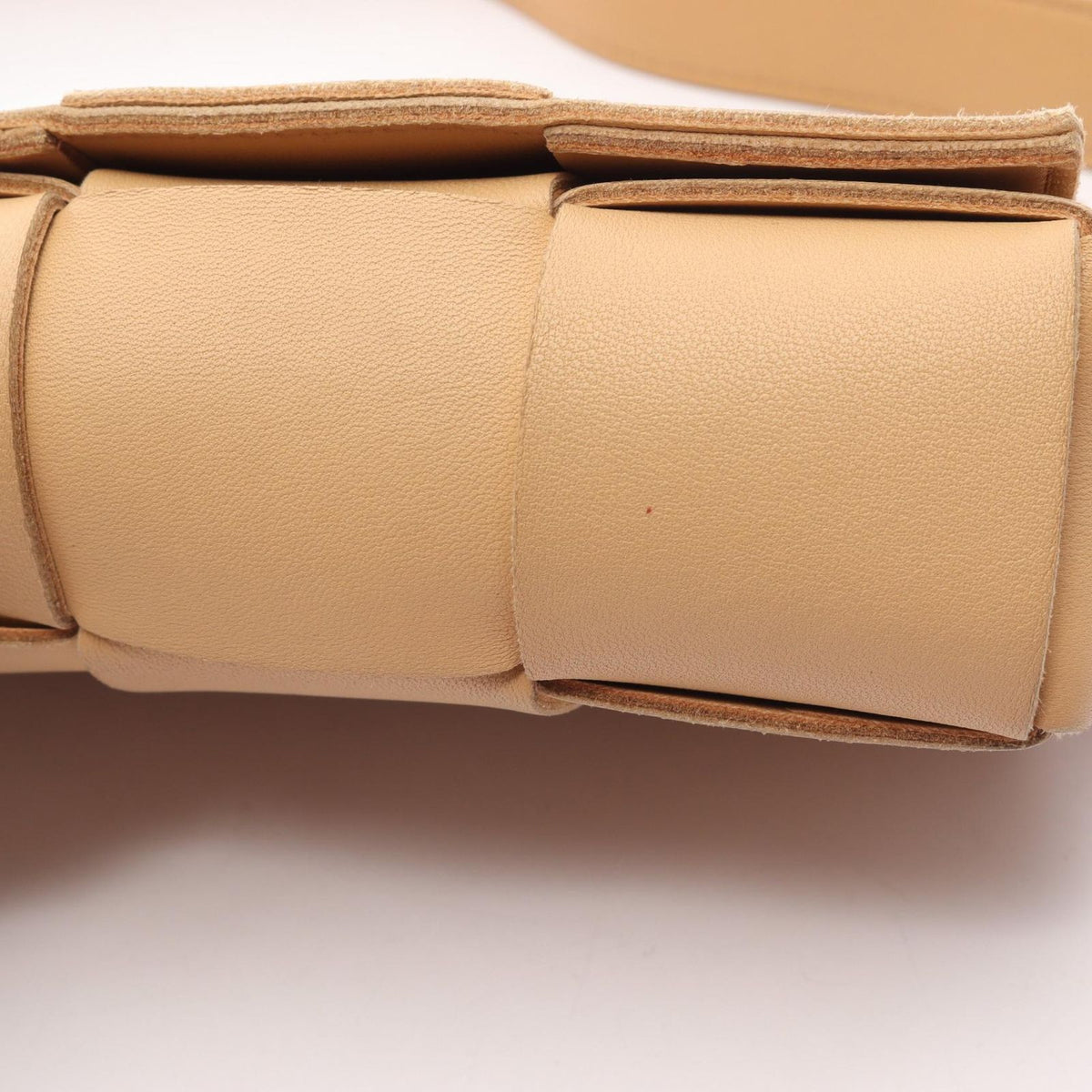 Bottega Veneta Waist Bag Cassette Maxi Intrecciato Beige Leather — view 6