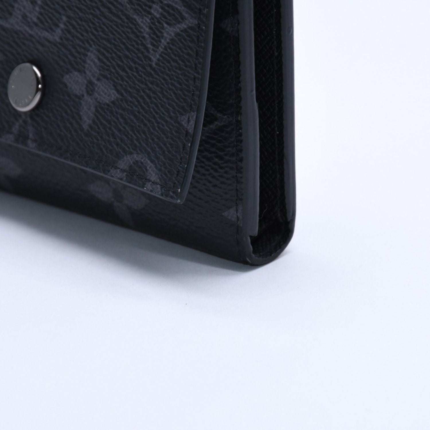 Louis Vuitton Monogram Eclipse Victor Wallet Black — view 8