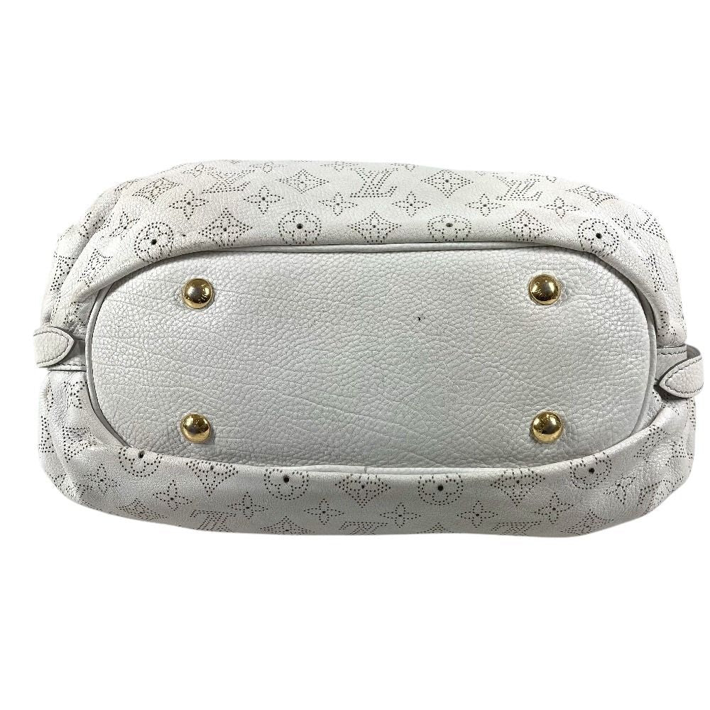 Louis Vuitton Shoulder Bag XS Monogram Mahina Leather White — view 5