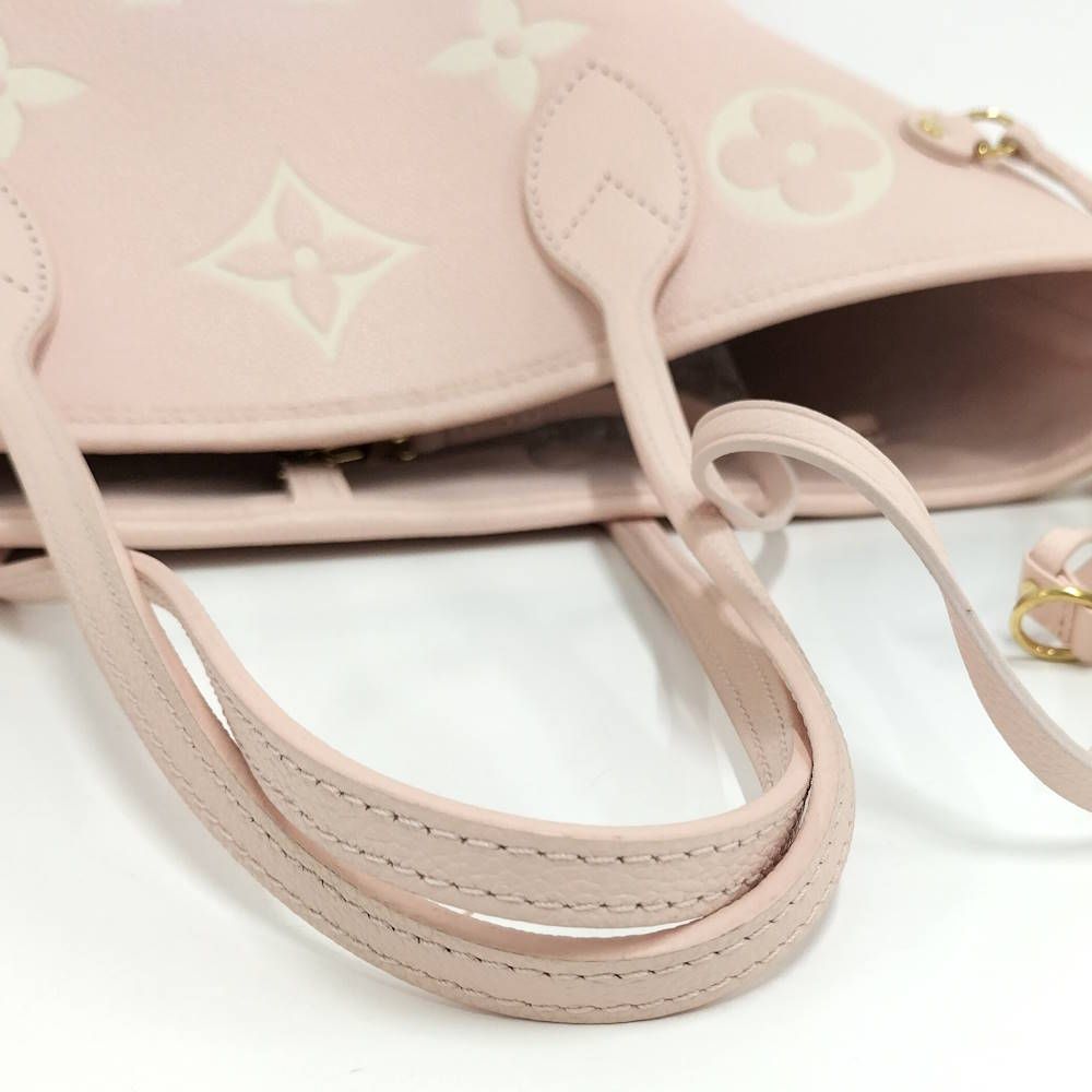 Louis Vuitton Neverfull MM Monogram Empreinte Rose Trianon Cream — view 4