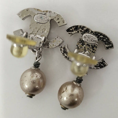 Chanel Earrings CC Pearl Plated Silver — view 5