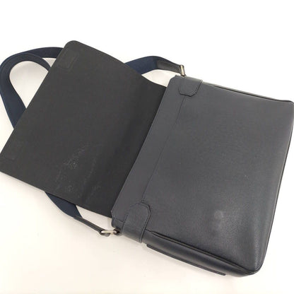 Louis Vuitton Roman MM Messenger Bag Taiga — view 6