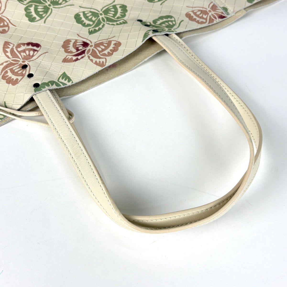 Bottega Veneta Intreccio Mirage Tote Bag Papillon Butterfly Leather Beige — view 6
