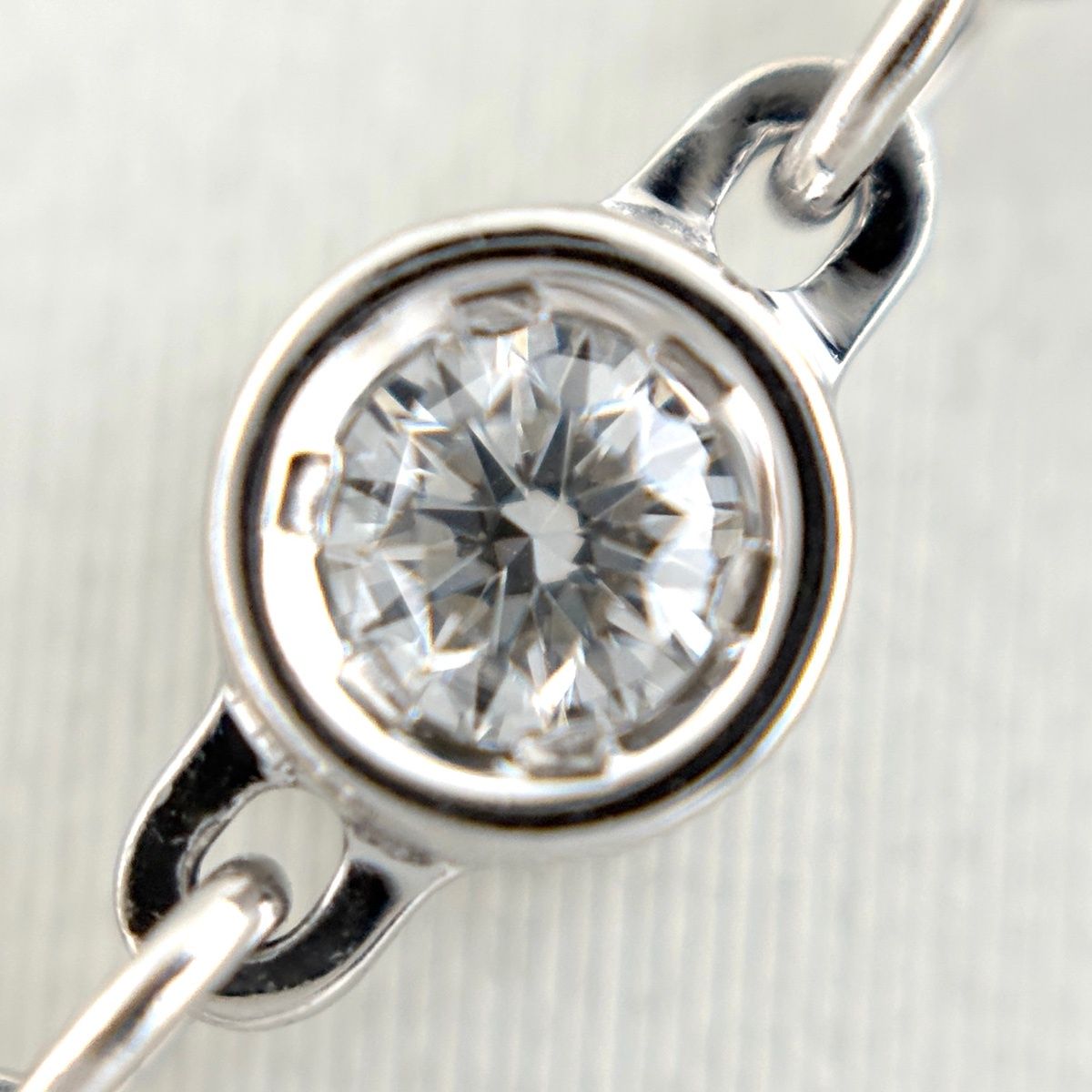 Louis Vuitton Idylle Blossom Necklace Pave Diamond Pendant — view 3