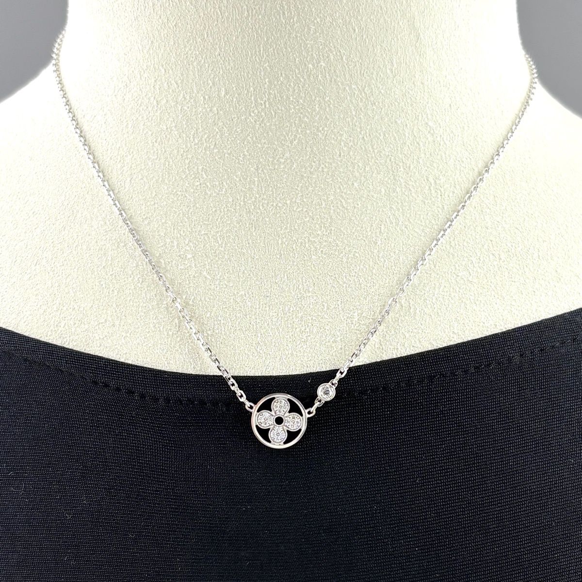 Louis Vuitton Idylle Blossom Necklace Pave Diamond Pendant — view 5