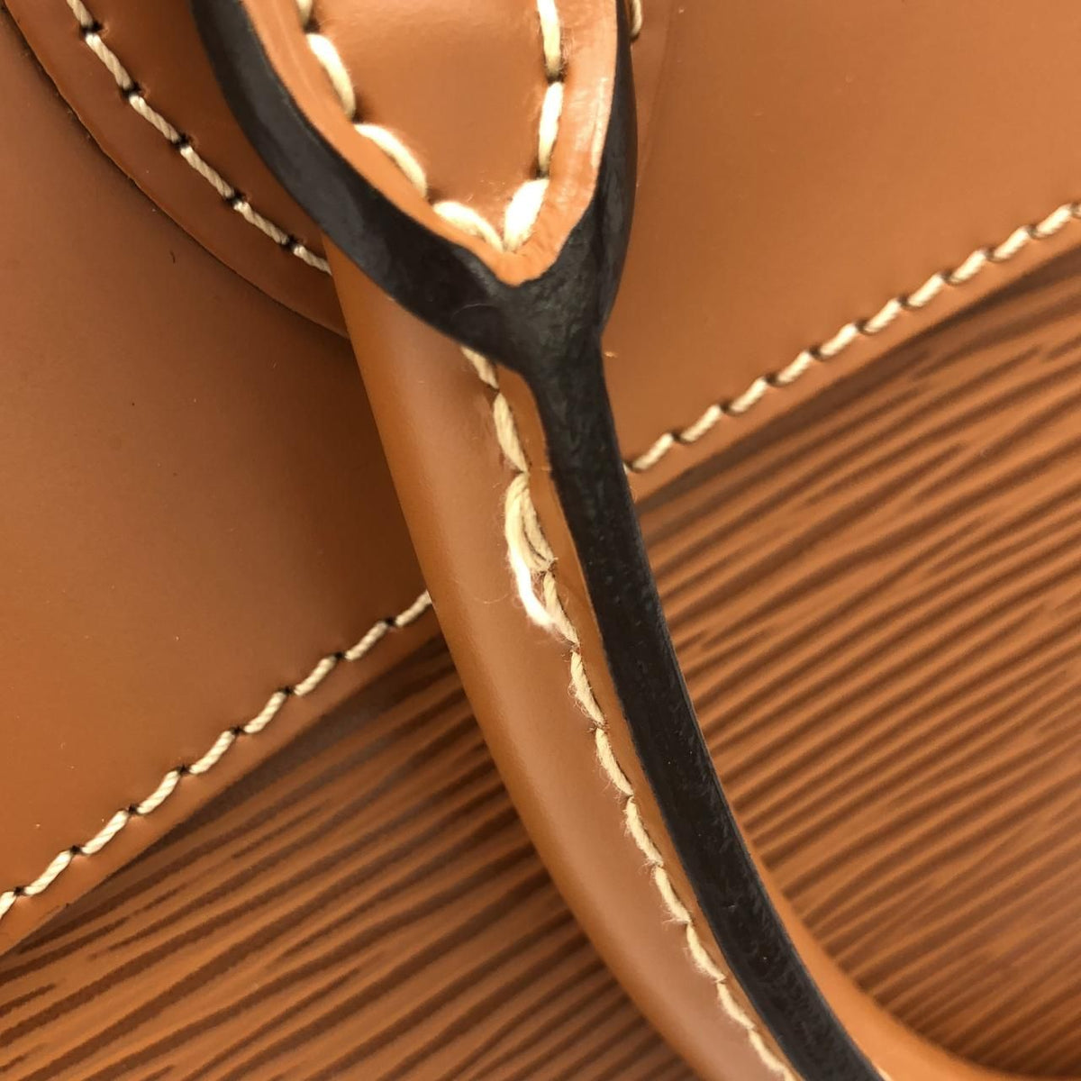 Louis Vuitton Epi Passy PM — view 4