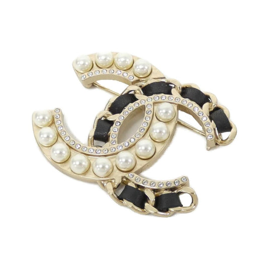 Chanel Brooch Gold