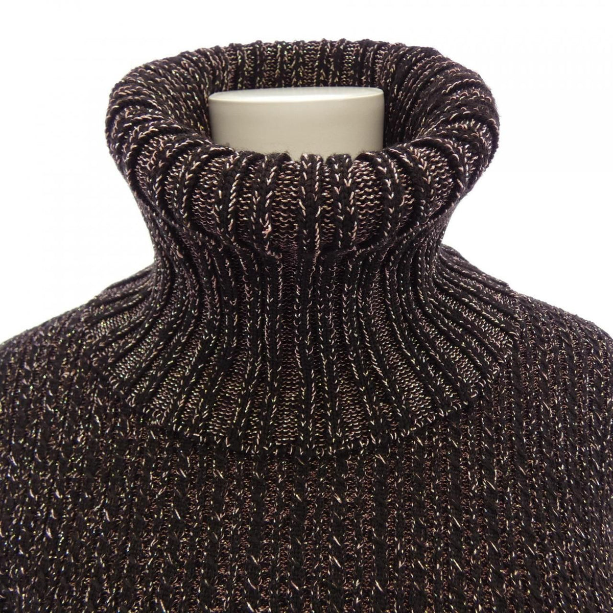 Chanel 01A Vintage Knit Sweater — view 5