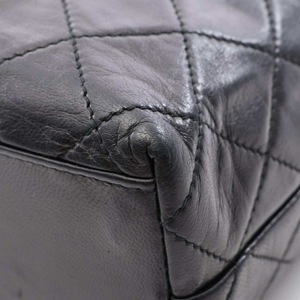 Chanel Shoulder Bag Quilted Black Lambskin — view 7