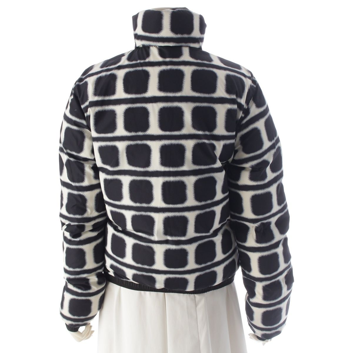 Chanel 07A Reversible Down Jacket Black White Navy 38 — view 6