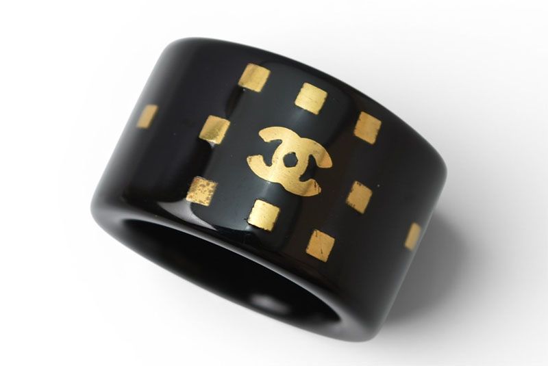 Chanel Ring Vintage CC Logo Black Gold — view 4