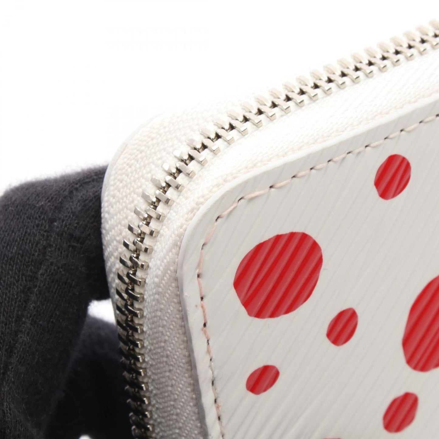 Louis Vuitton Round Wallet LV YK Zippy White Rouge Leather Yayoi Kusama — view 6