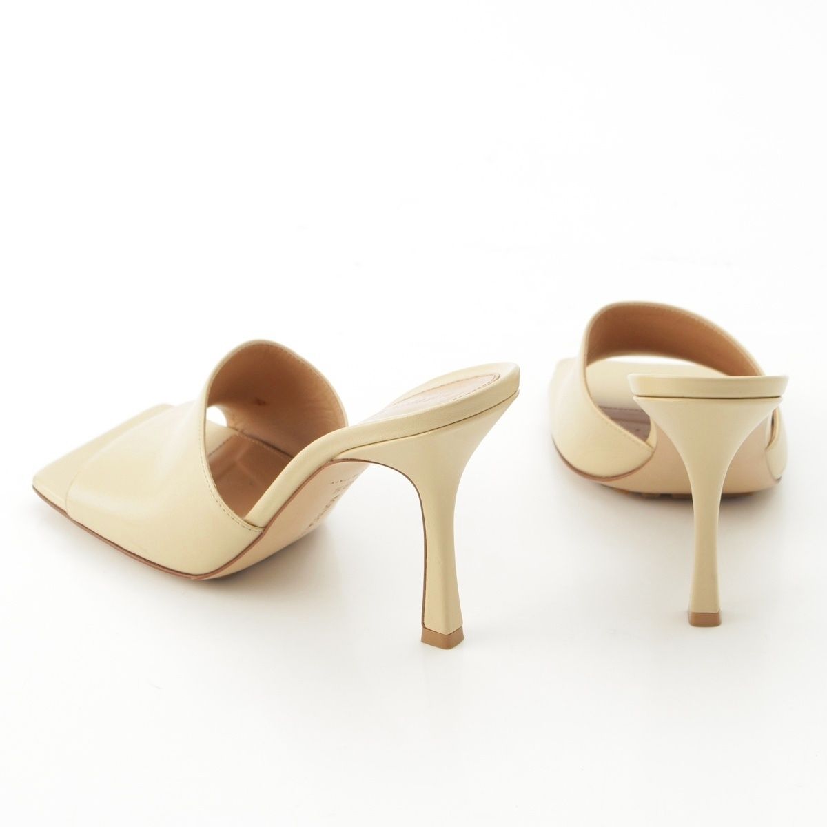 Bottega Veneta Leather Square Toe Sandals Beige — view 4